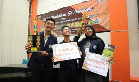 Jurusan Administrasi Pendidikan Fakultas Ilmu pendidikan Universitas Negeri Malang menjadi juara 2 lomba Debat Pendidikan se-Indonesia
